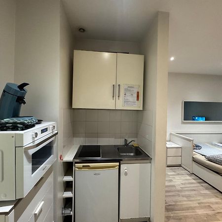 Appartement Proche Centre Ville, Gare Et Autoroute Melun Luaran gambar