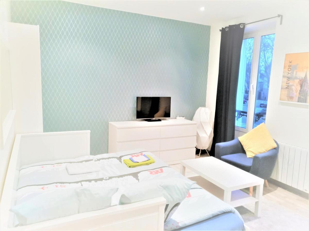 Appartement Proche Centre Ville, Gare Et Autoroute Melun Luaran gambar