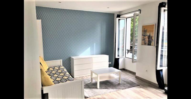 Appartement Proche Centre Ville, Gare Et Autoroute Melun Luaran gambar