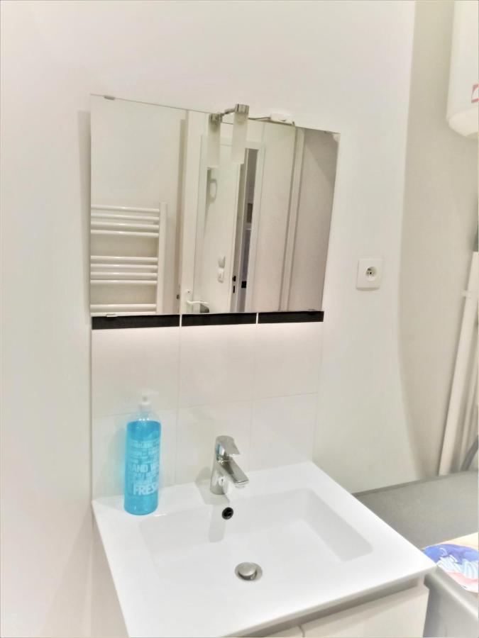 Appartement Proche Centre Ville, Gare Et Autoroute Melun Luaran gambar
