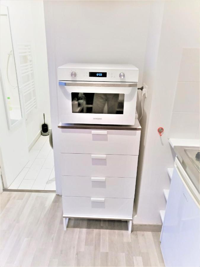 Appartement Proche Centre Ville, Gare Et Autoroute Melun Luaran gambar