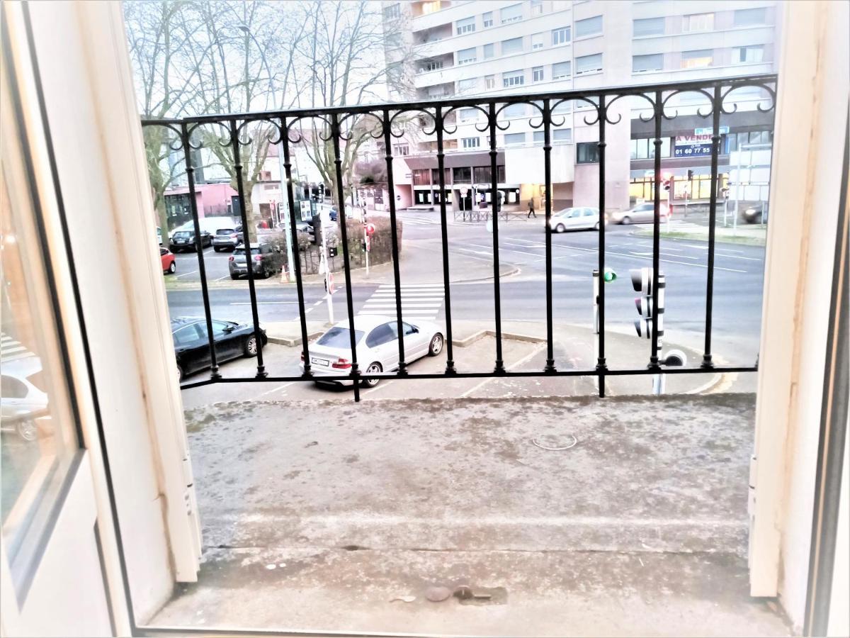 Appartement Proche Centre Ville, Gare Et Autoroute Melun Luaran gambar