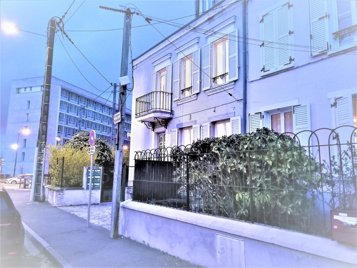 Appartement Proche Centre Ville, Gare Et Autoroute Melun Luaran gambar