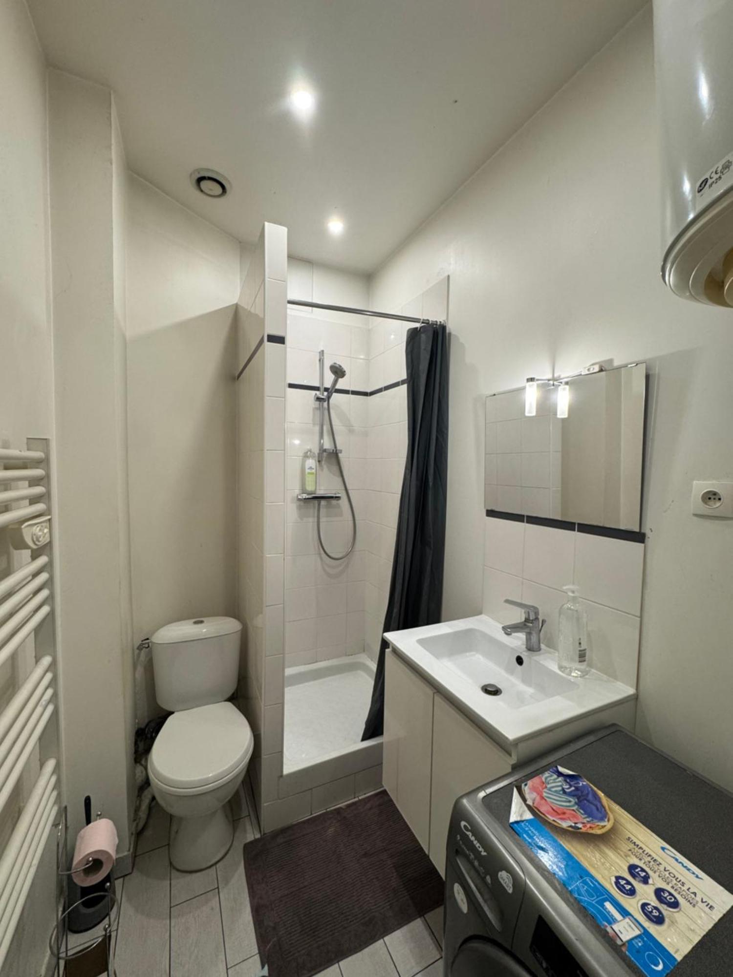 Appartement Proche Centre Ville, Gare Et Autoroute Melun Luaran gambar